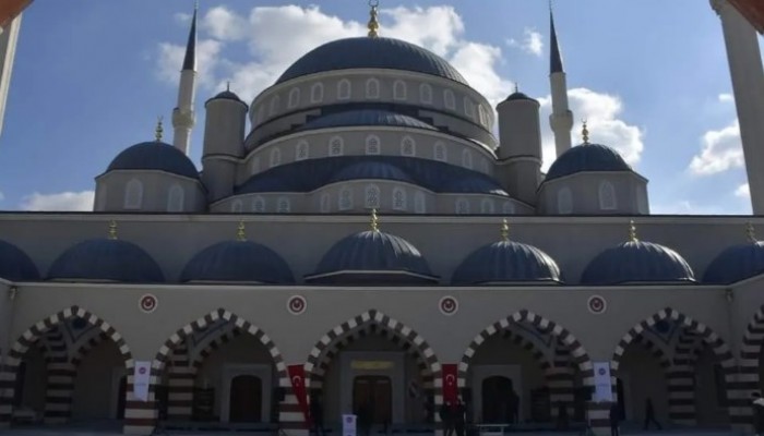 HACIPEHLİVAN KÖYÜ CAMİİ ÇANAKKALE EN ÇOK KUBBELİ CAMİ SIRALAMASINDA İKİNCİ SIRAYA İNDİ