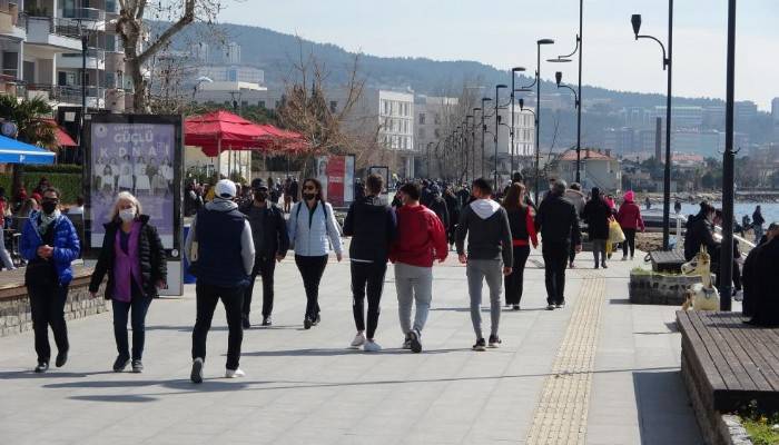 Vaka sayısı artan Çanakkale’de endişe veren kalabalık