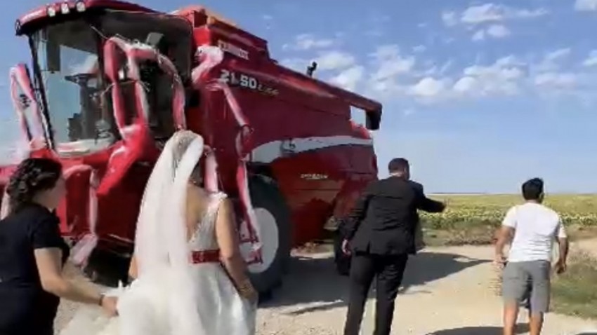 Genç çiftçi, düğününde biçerdöveri gelin arabası yaptı