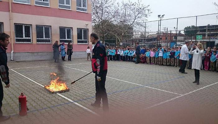 Biga İtfaiyesi'nden tatbikat mesaisi