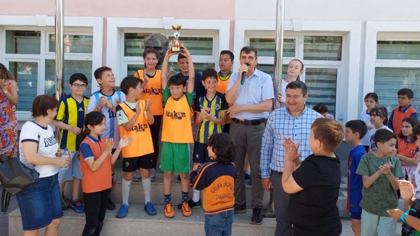Atatürk İlkokulunda Sınıflar Arası Futbol Turnuvası Yapıldı