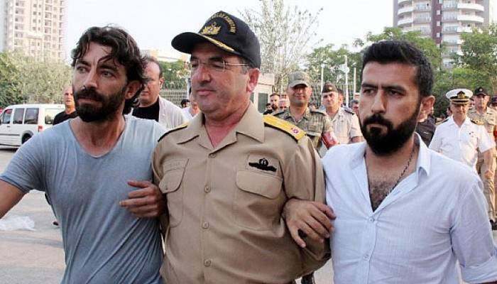 Darbeci amiral, bağış yapmayanları tehdit etmiş