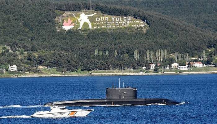 Rus denizaltı 'Kolpino', Çanakkale Boğazı'ndan geçti (VİDEO)