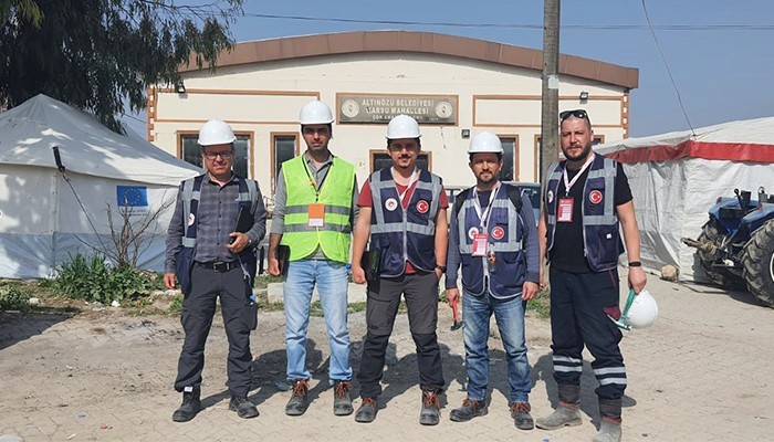 Çanakkale Belediyesi Çalışanları Deprem Bölgesinde Hasar Tespit Çalışmalarında