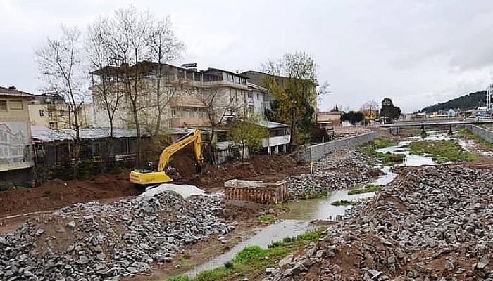 Akçin Çayı Islah Çalışmaları Devam Ediyor