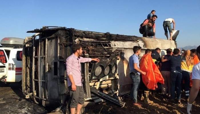 Polis servisine bombalı araçla saldırı! 6 şehit