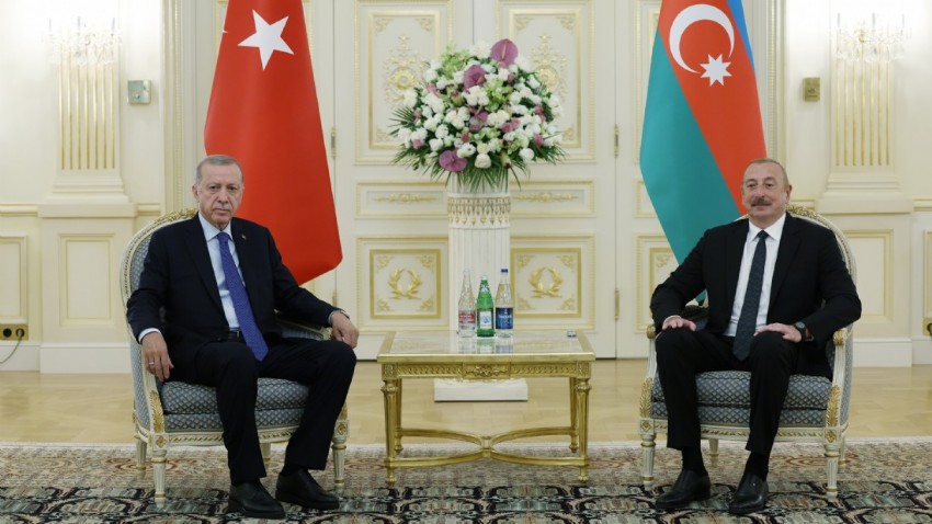 Cumhurbaşkanı Erdoğan, Aliyev ile baş başa görüştü