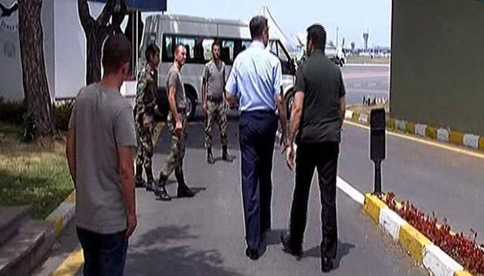 Yeşilköy'deki Askeri Havalimanı'nda hareketli dakikalar