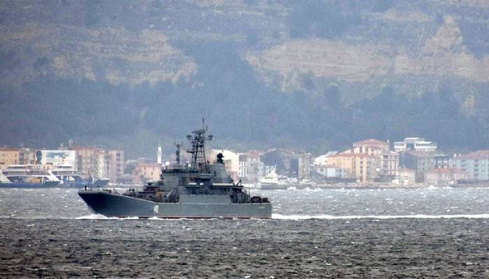 Rus savaş gemisi 'Novocherkassk', Çanakkale Boğazı'ndan geçti (VİDEO)