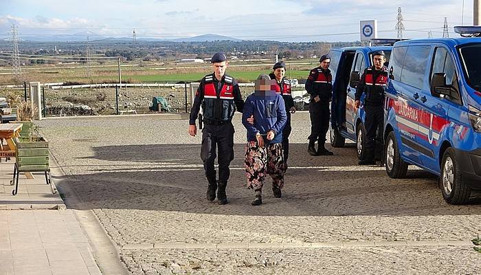 Cinayet şüphelisi anne, kızı ve torunu adliyede