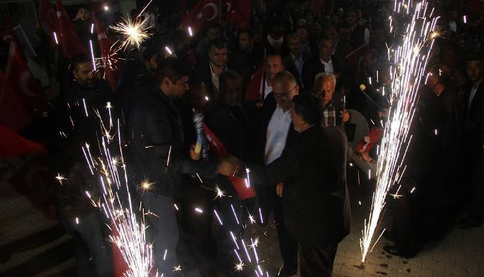  AK Parti milletvekili Roman mahallesinde şenlikle karşılandı