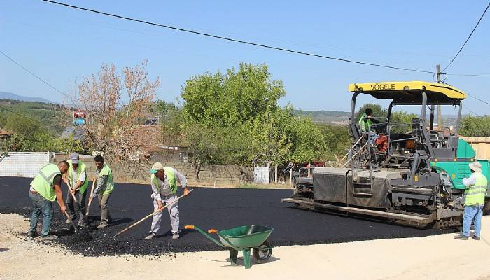 Terzialan beldesinde sıcak asfalt çalışması