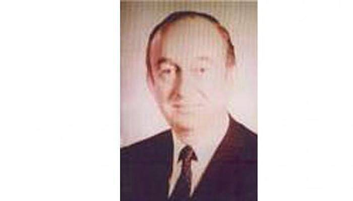 Eski İçişleri Bakanı Ahmet Selçuk hayatını kaybetti