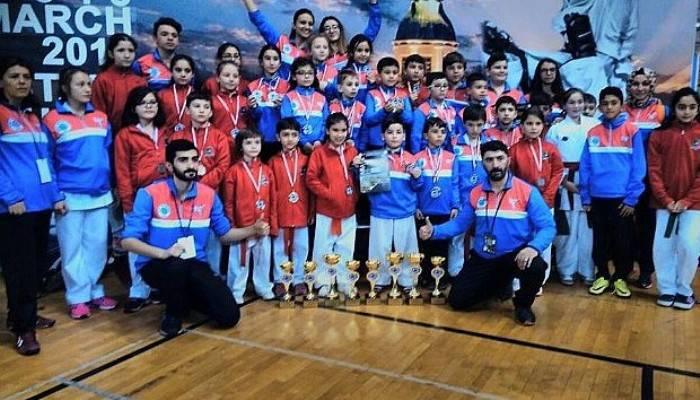  Biga Karate Gençlik Spor Kulübü ayakta alkışlandı