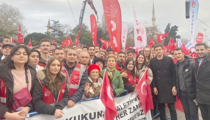 CHP Çanakkale Gençlik Kolları Destek İçin Saraçhane’deydi