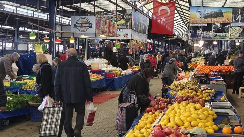 Ramazan öncesi son pazarda fiyatlar cep yaktı