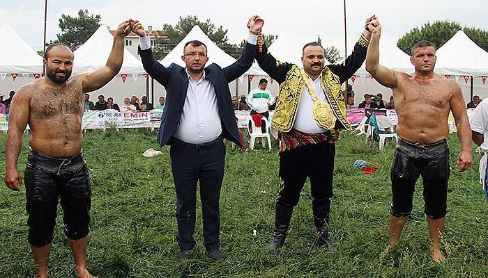  4. Geleneksel Umurbey yağlı pehlivan güreşleri (VİDEO)