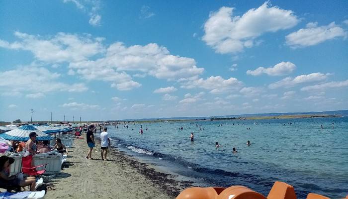 Tatilciler Gelibolu plajına akın etti
