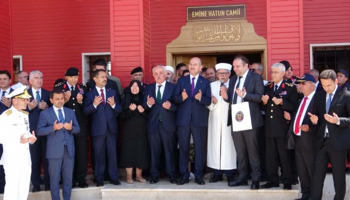 BAKAN SOYLU KIŞLADAKİ CAMİYİ AÇTI