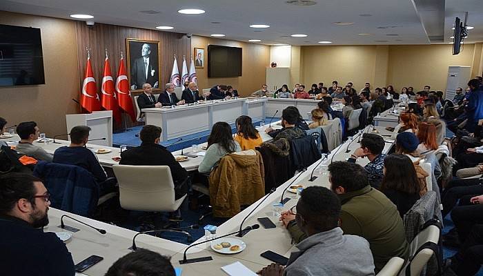 ÇOMÜ Rektör Prof. Dr. Sedat Murat, Öğrenci Topluluklarının Başkanlarıyla Buluştu