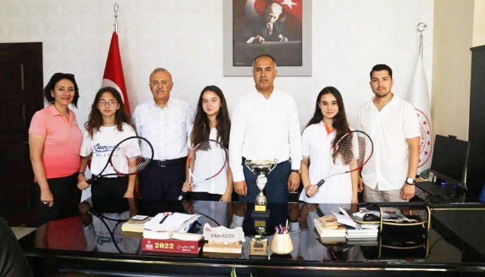 KORT TENİSİ MÜSABAKALARINDA KAMPÜS KOLEJİ ŞAMPİYON OLDU