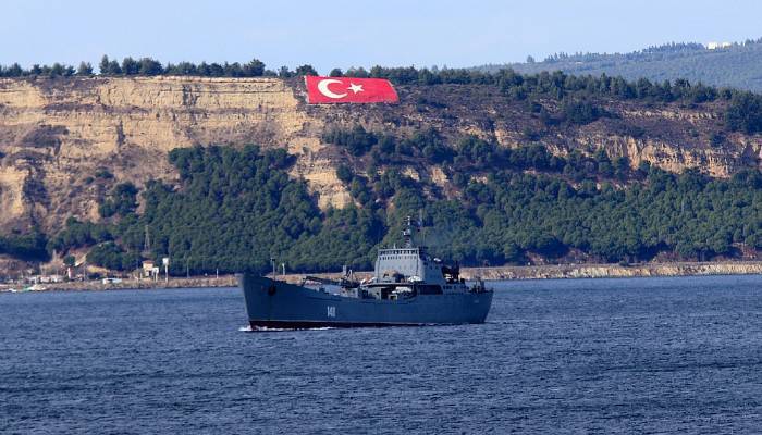 Rus savaş gemileri, ‘Orsk’ ve 'Azov' Akdeniz'e iniyor
