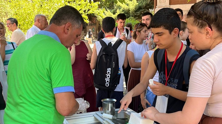 Otizm ve Müzik Yaz Okulunda Tatlı Bir Molayla Serinlik