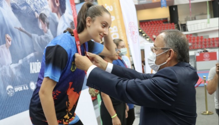 Kayseri’deki Karate Şampiyonasına Çanakkaleli Sporcular Damga Vurdu