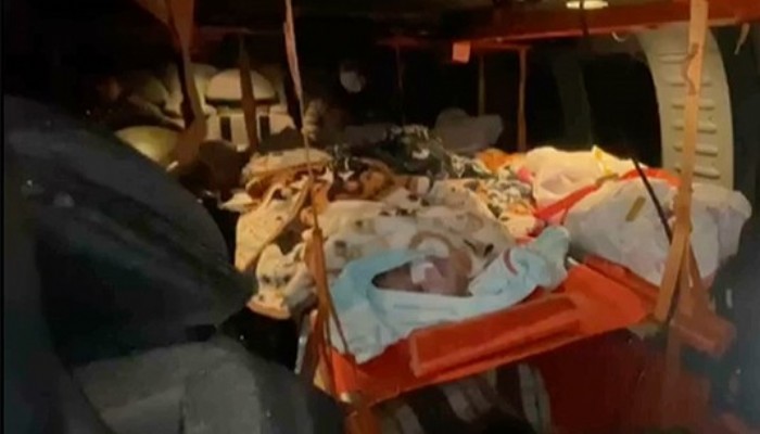 Depremzede 8 bebek helikopterle sevk edildi
