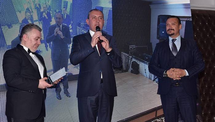 Biga Belediyesi'ne 'Yılın En Başarılı İlçe Belediyesi' ödülü