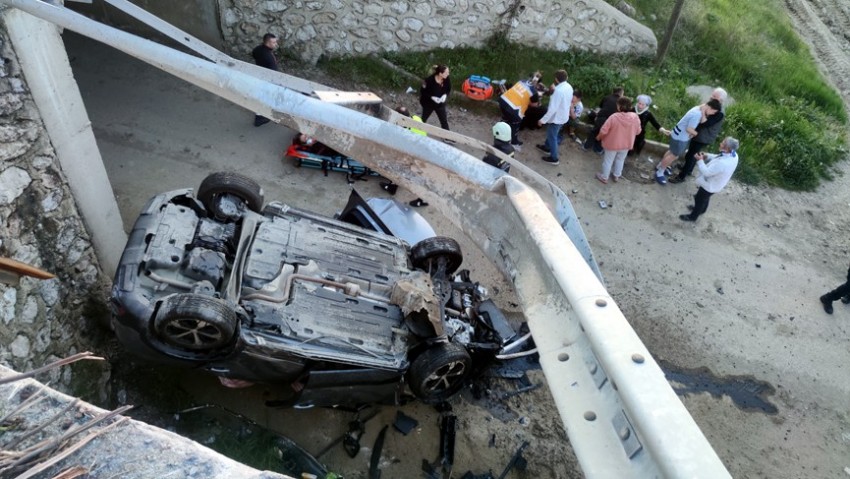 Cipin köprüden uçtuğu kazada 7 kişi yaralandı