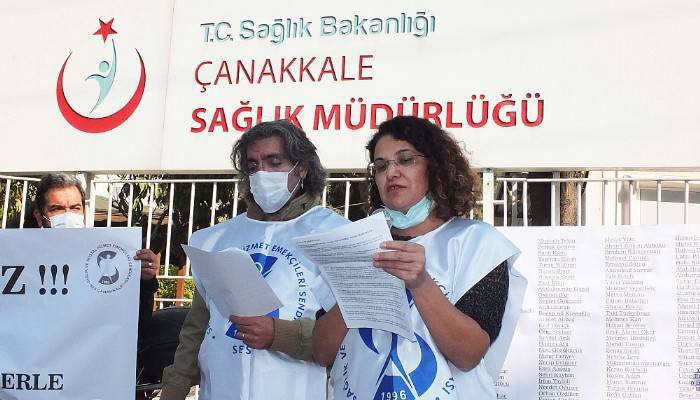 Sağlıkçılar İl Sağlık Müdürlüğü Önünde Sorunlarını Dile Getirdi