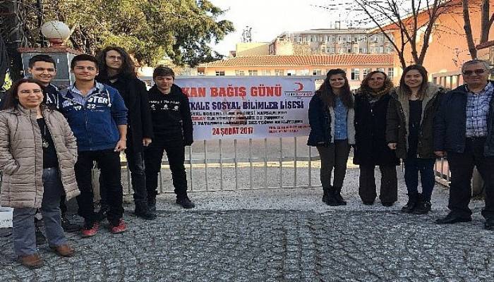 Lise öğrencilerinden kan bağışı etkinliği 