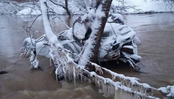  Kaybolan çiftin aracı bu halde bulundu