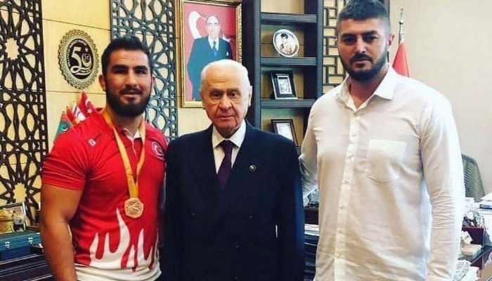FEYZULLAH AKTÜRK'TEN GÜMÜŞ MADALYA