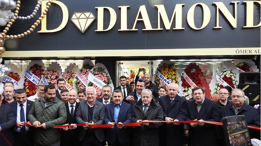 Çanakkale’nin En Büyük Kuyumcu ve Mücevher Mağazası Açıldı