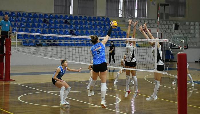 Belediyespor Vakıfbank'ı 3-1 mağlup etti