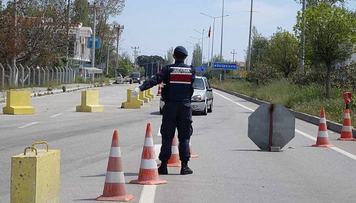 Çanakkale- Balıkesir sınırında koronavirüs denetimi