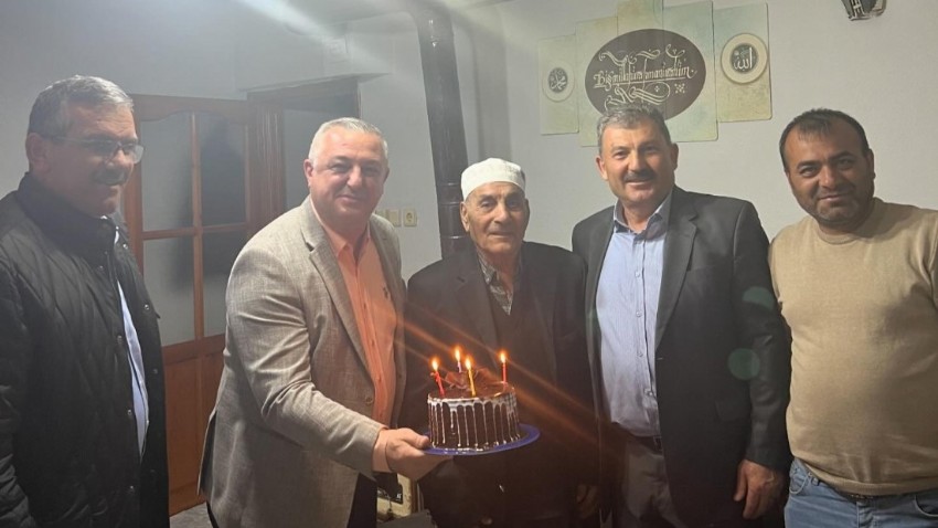 Geyikli Belediye Başkanı Oruçoğlu, İhsan Amca’nın 104. Yaş Gününü Kutladı 