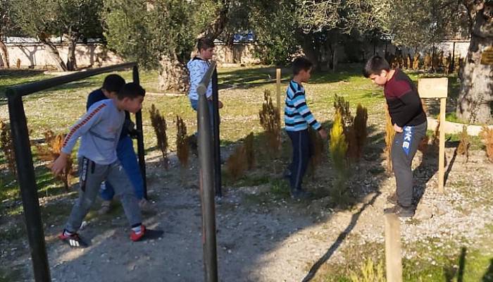 Diktikleri Fidanlara Gözü Gibi Bakıyorlar