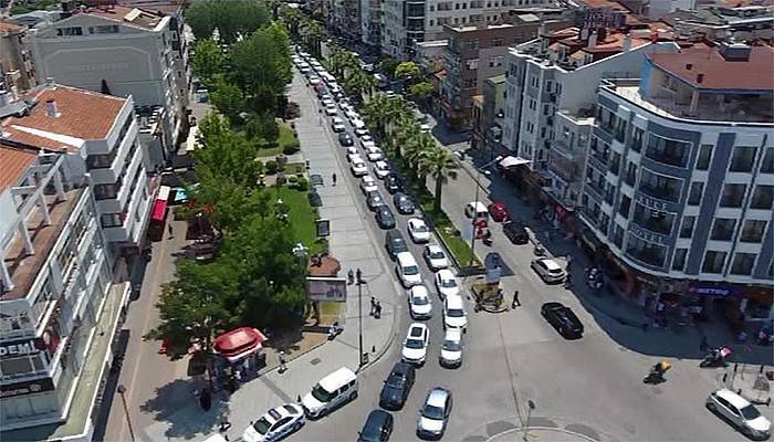 Çanakkale’de bayram kuyruğu havadan görüntülendi (VİDEO)