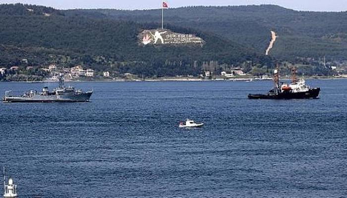 Arızalanan Rus mayın gemisi, römorkörle Çanakkale Boğazı'ndan geçirildi (VİDEO)