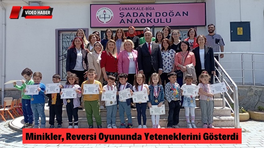 Minikler, Reversi Oyununda Yeteneklerini Gösterdi
