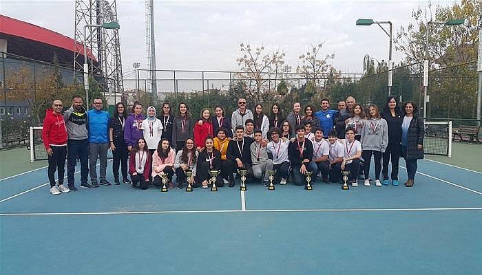 Tenis Turnuvası Sona Erdi