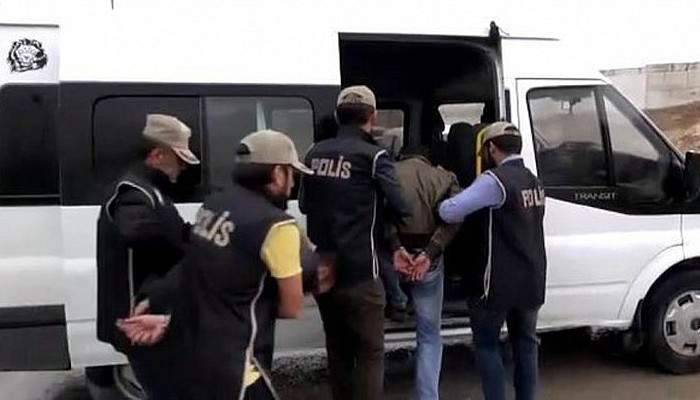 3 kızı dağa götürürken yakalandılar