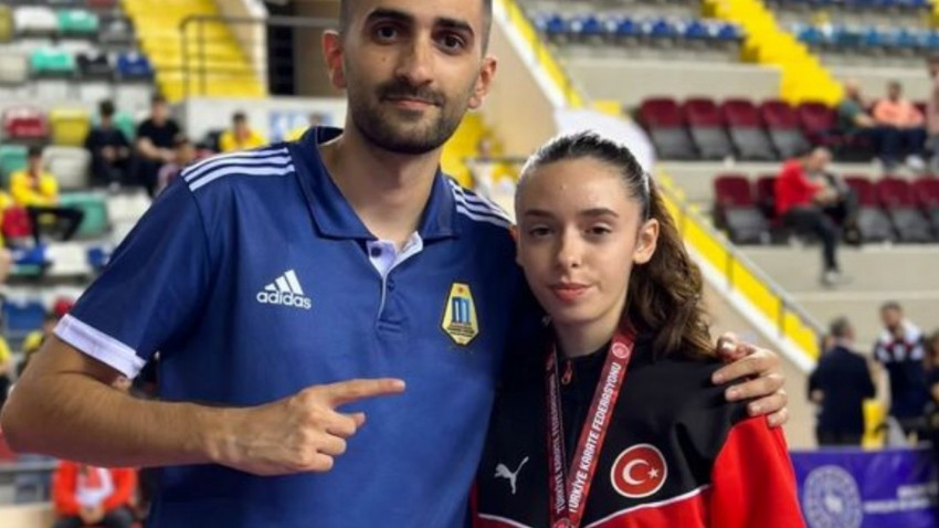 Çanakkaleli sporcudan karatede Türkiye şampiyonluğu  