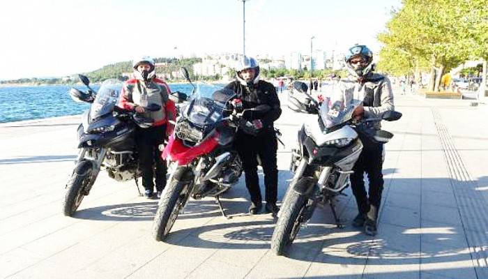 3 MOTOSİKLET TUTKUNU, BAYRAM TATİLİNİ YOLDA GEÇİRDİ