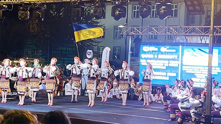 Çanakkale ülke dansları ile renklendi (videolu)