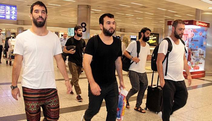  Arda Turan umreden döndü