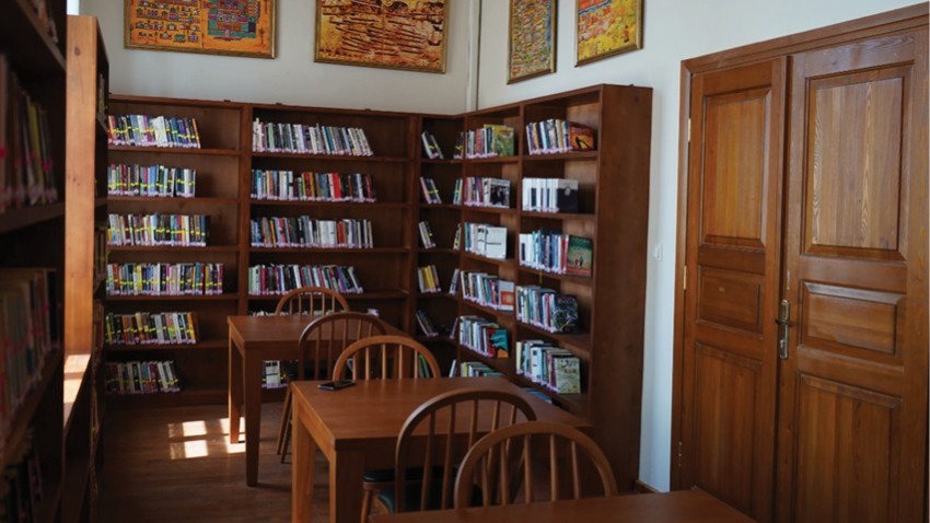 Tarihi Konakta halk kütüphanesi ve kafesi açıldı